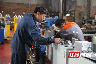 邵陽(yáng)市雙清區(qū):節(jié)后復(fù)工生產(chǎn)忙 奮戰(zhàn)首季&ldquo;開(kāi)門紅&rdquo;